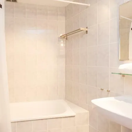 Sleeps 14 Льорет-де-Мар