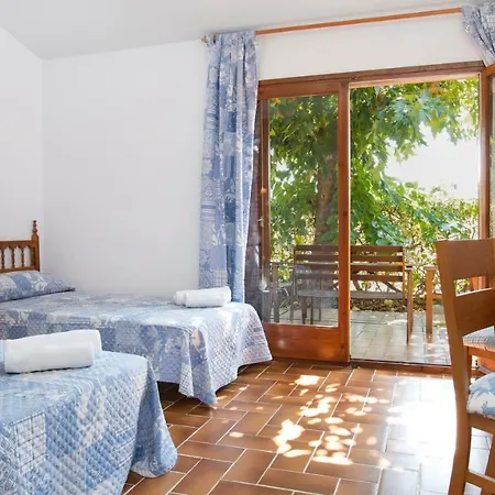 Вилла Sleeps 14